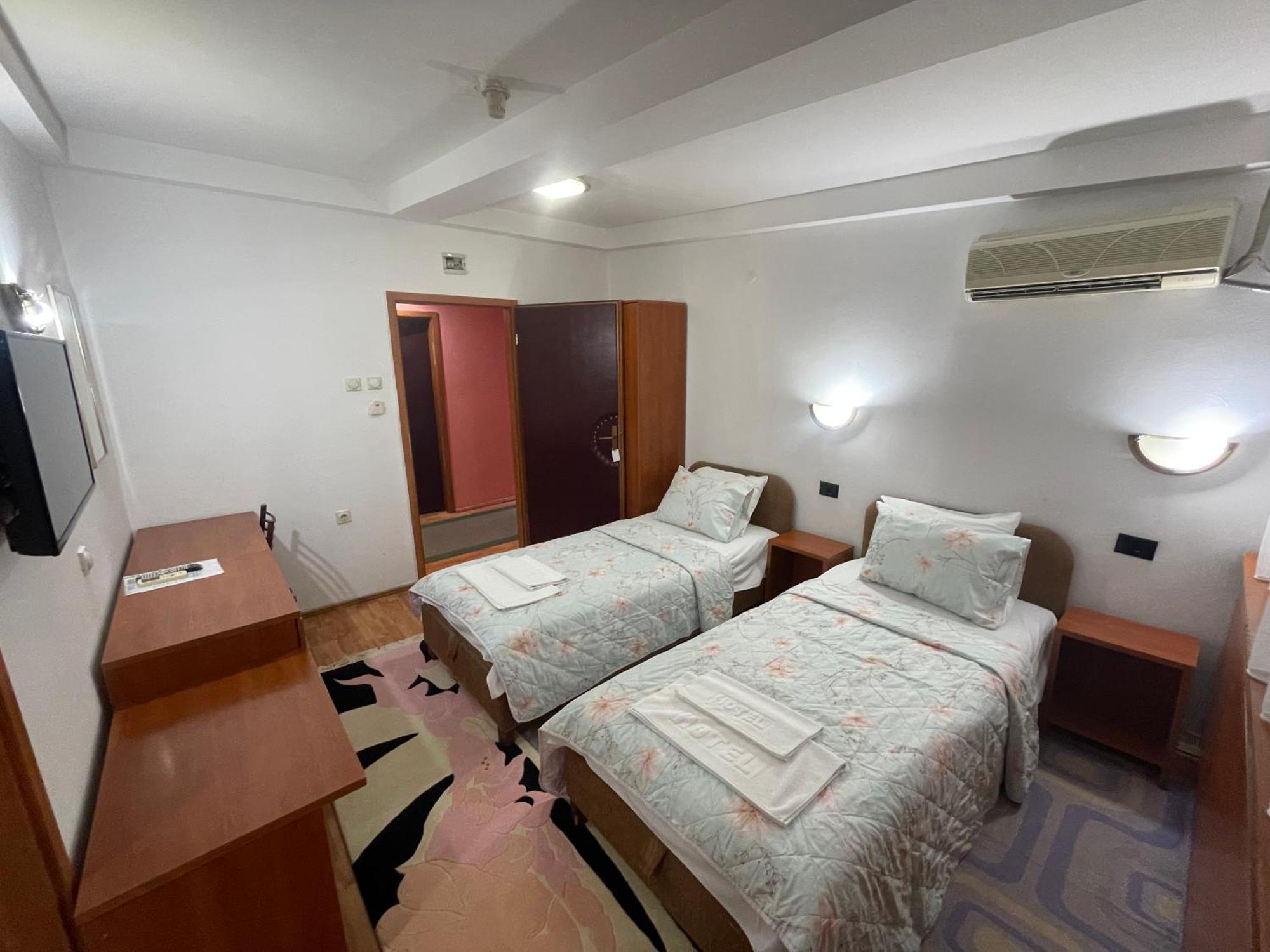 Hotel Square Skopje Eksteriør billede
