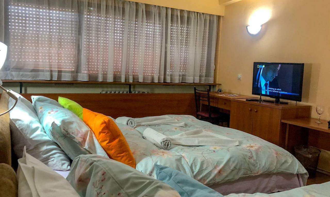 Hotel Square Skopje Eksteriør billede